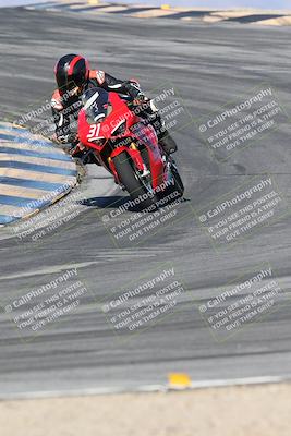 media/Nov-16-2025-Race Pace (Sun) [[8c5fa54630]]/Verified Riders/1-Turns 9 and 10 (925am)/